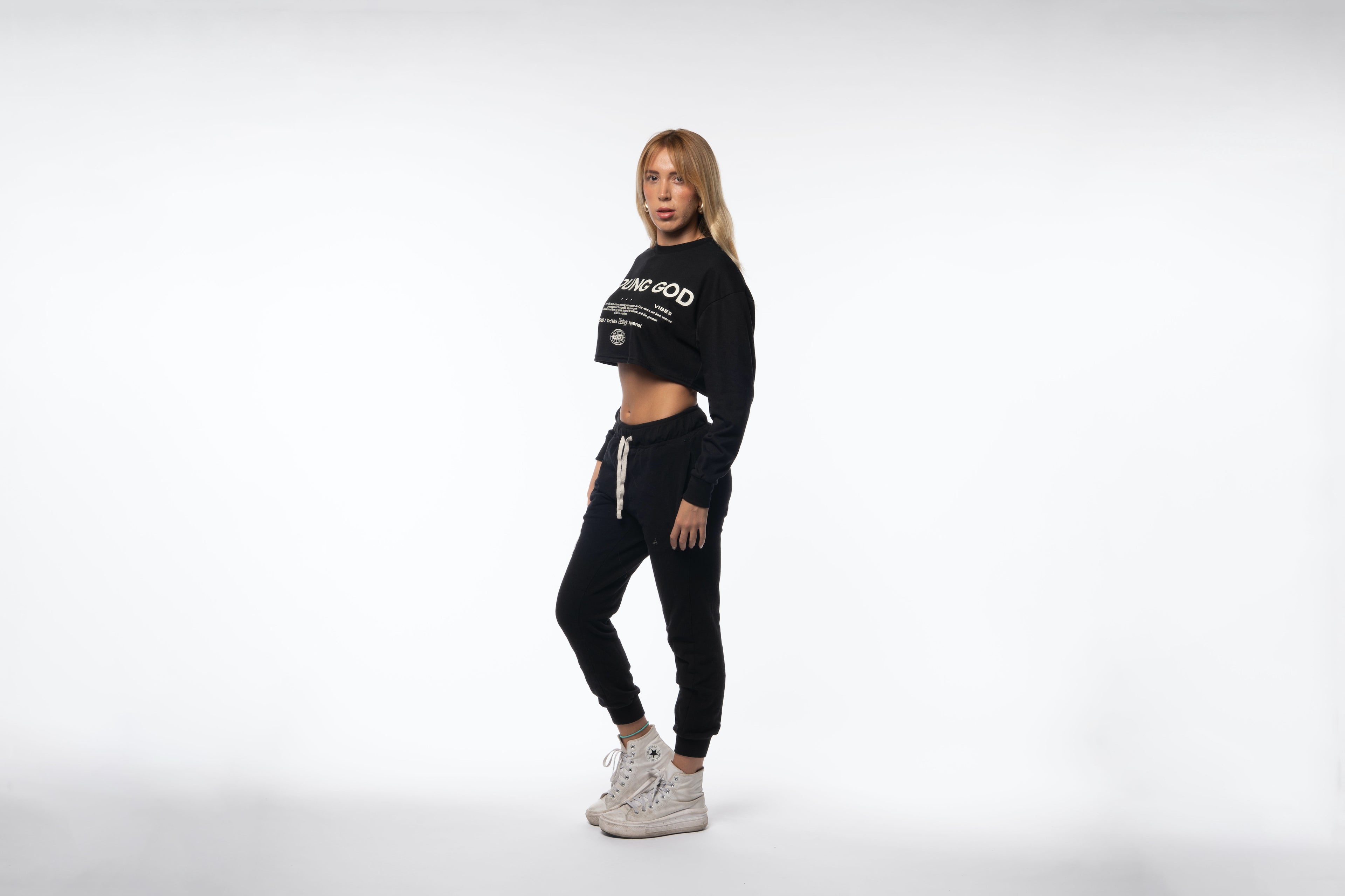Playera estilo Crop Negra