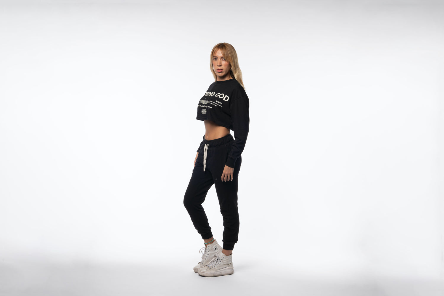 Playera estilo Crop Negra